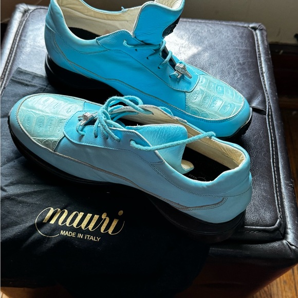 baby blue Mauri sneakers